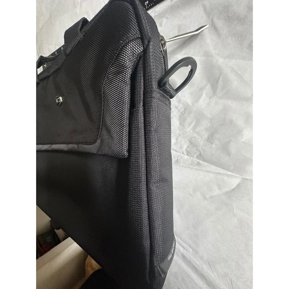 Solo Pro Slim Brief Black Laptop Bag Case Fits Up to 14.1 Inch Screen NWT